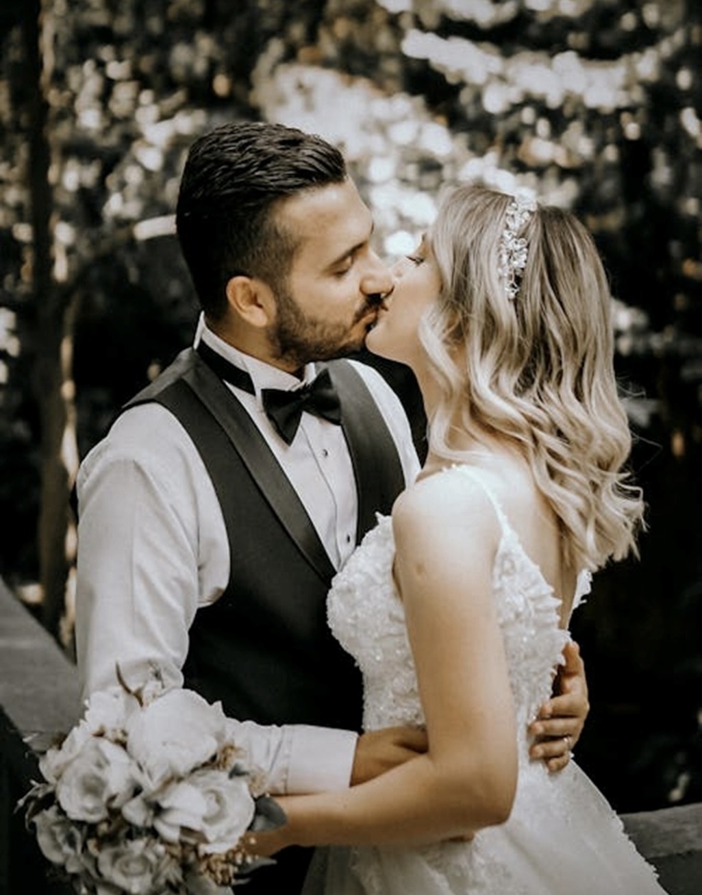 real paintings painted at a wedding