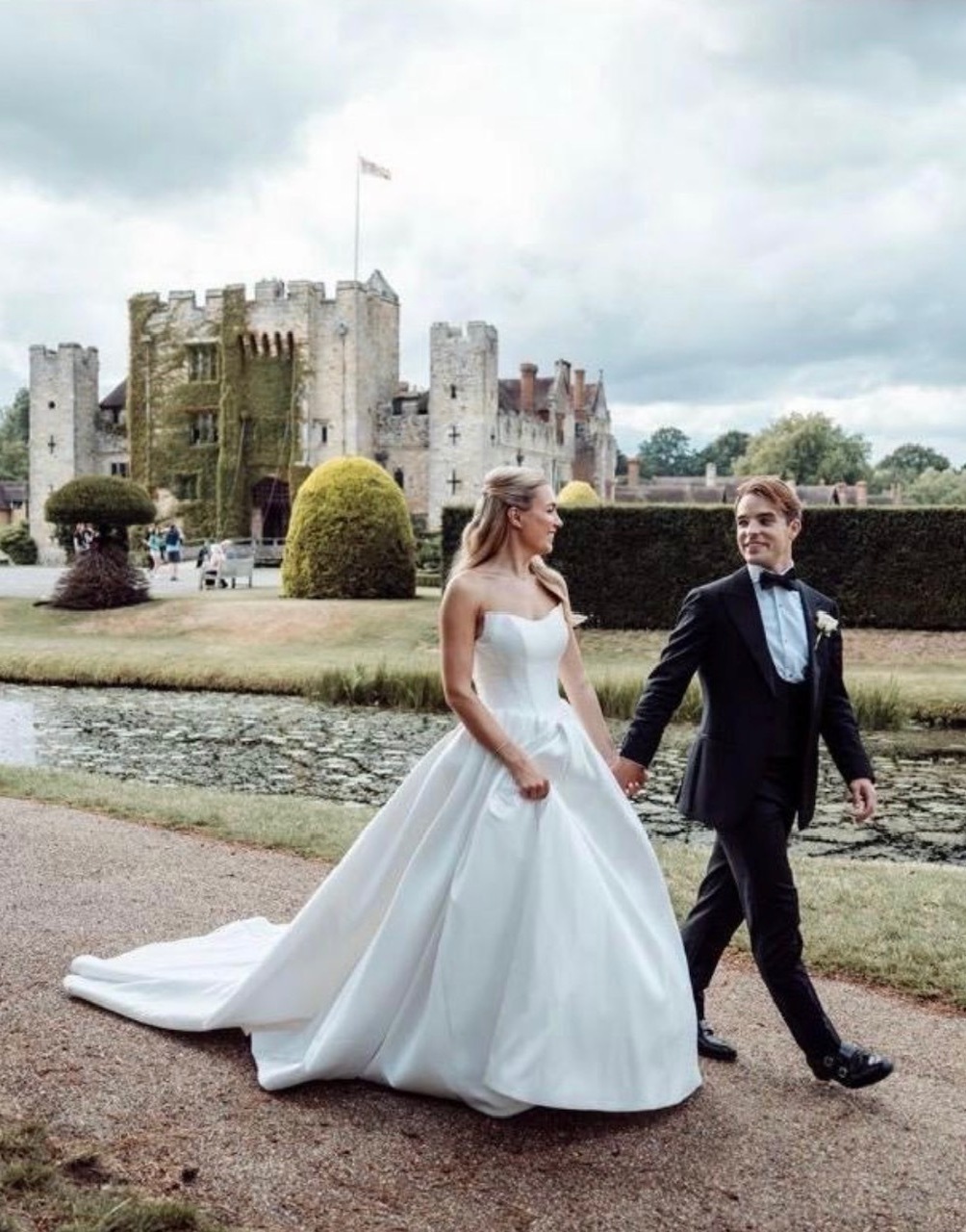 real paintings painted at a wedding