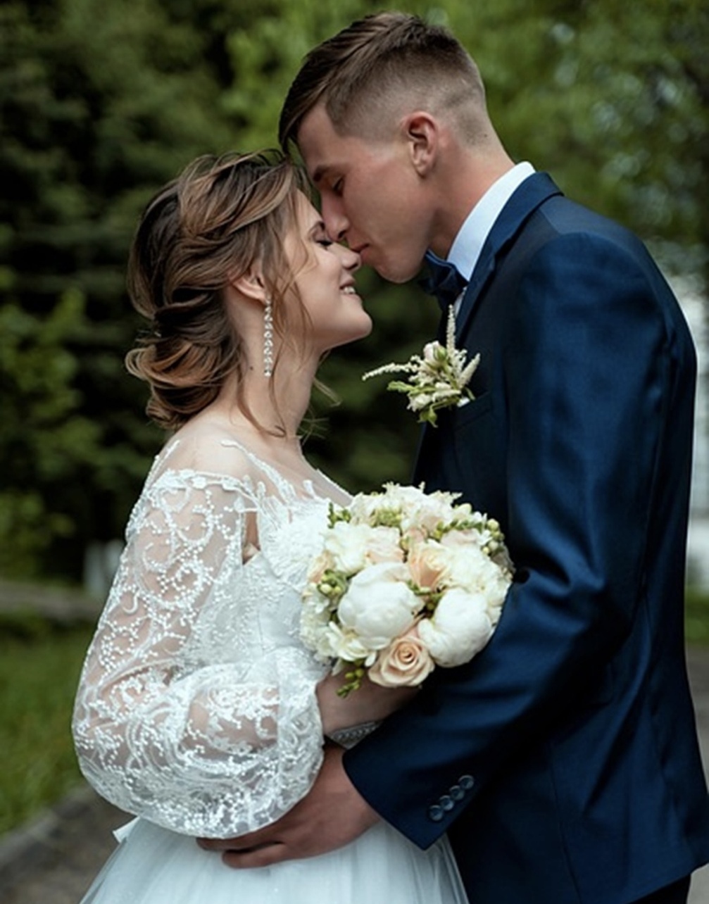 real paintings painted at a wedding